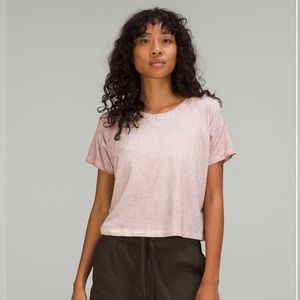 Lululemon Cates t-shirt size 6